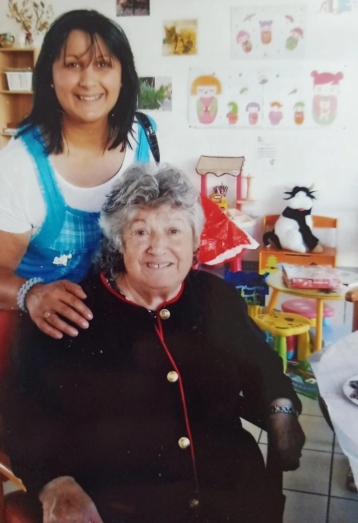 Kopi en compagnie de sa belle-fille, l'épouse de Mario